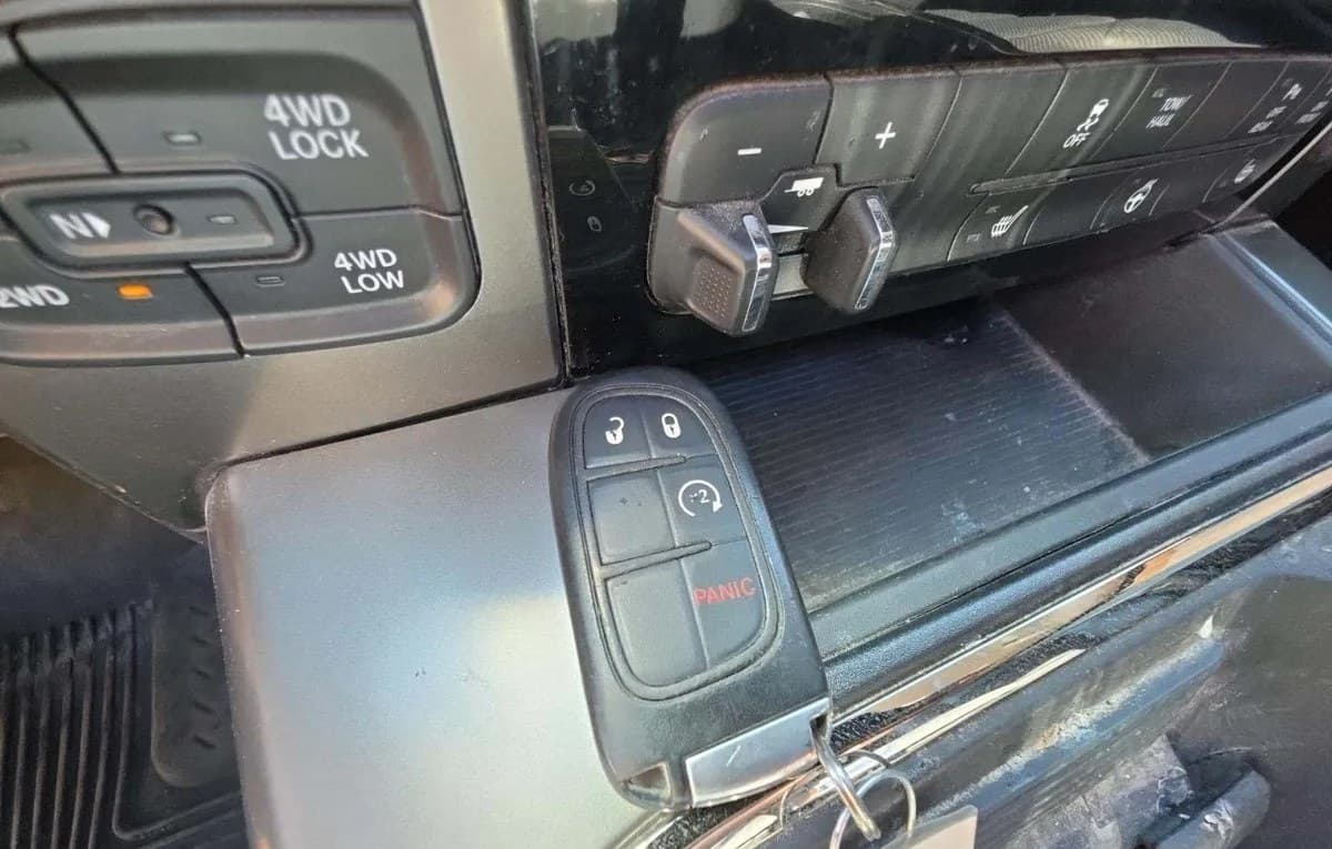 2017 RAM 1500 SPORT CREW CAB MEDIUM BED 5