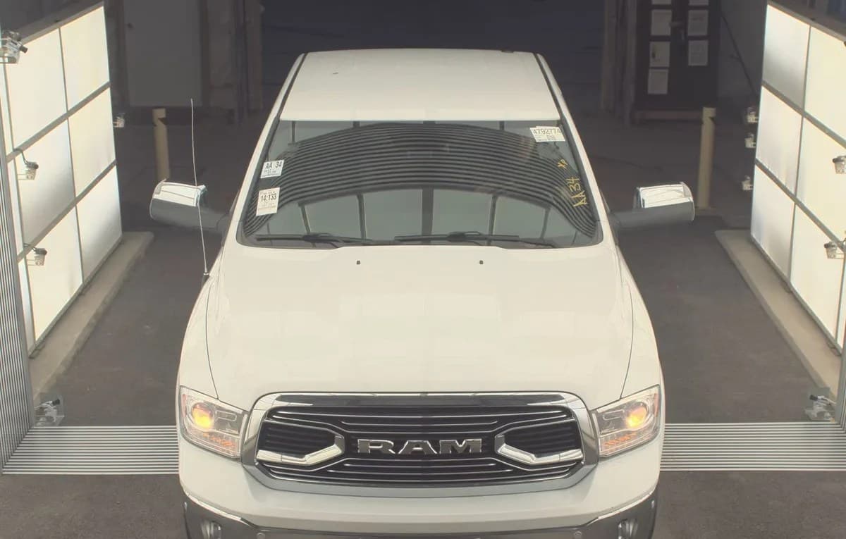 2017 RAM 1500 LIMITED CREW CAB MEDIUM BED 3