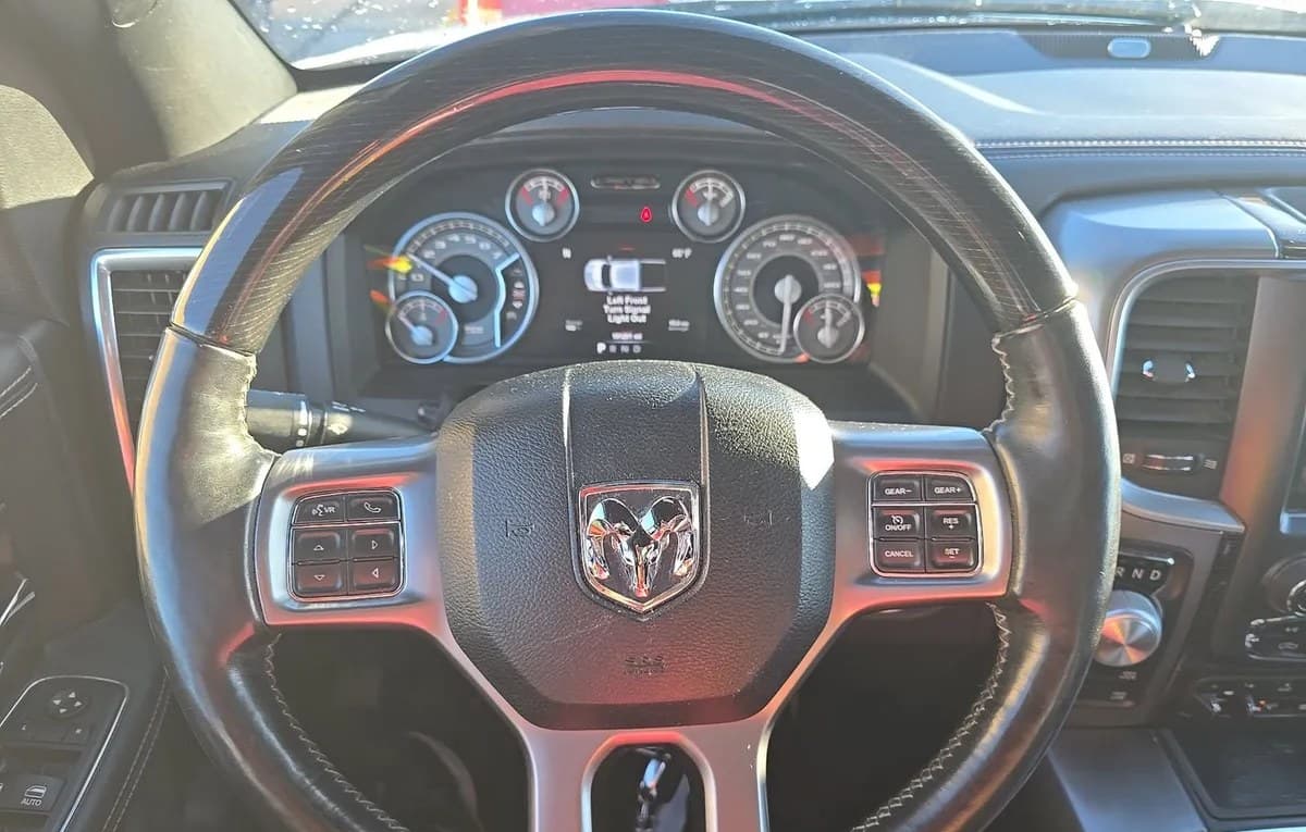2017 RAM 1500 LIMITED CREW CAB MEDIUM BED 7
