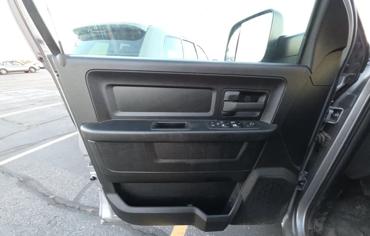 2021 RAM 1500 CLASSIC SPECIAL SERVICE CREW CAB SHORT BED 6