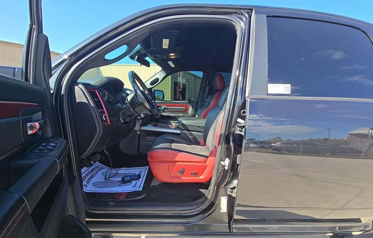 2017 RAM 1500 REBEL CREW CAB SHORT BED 4