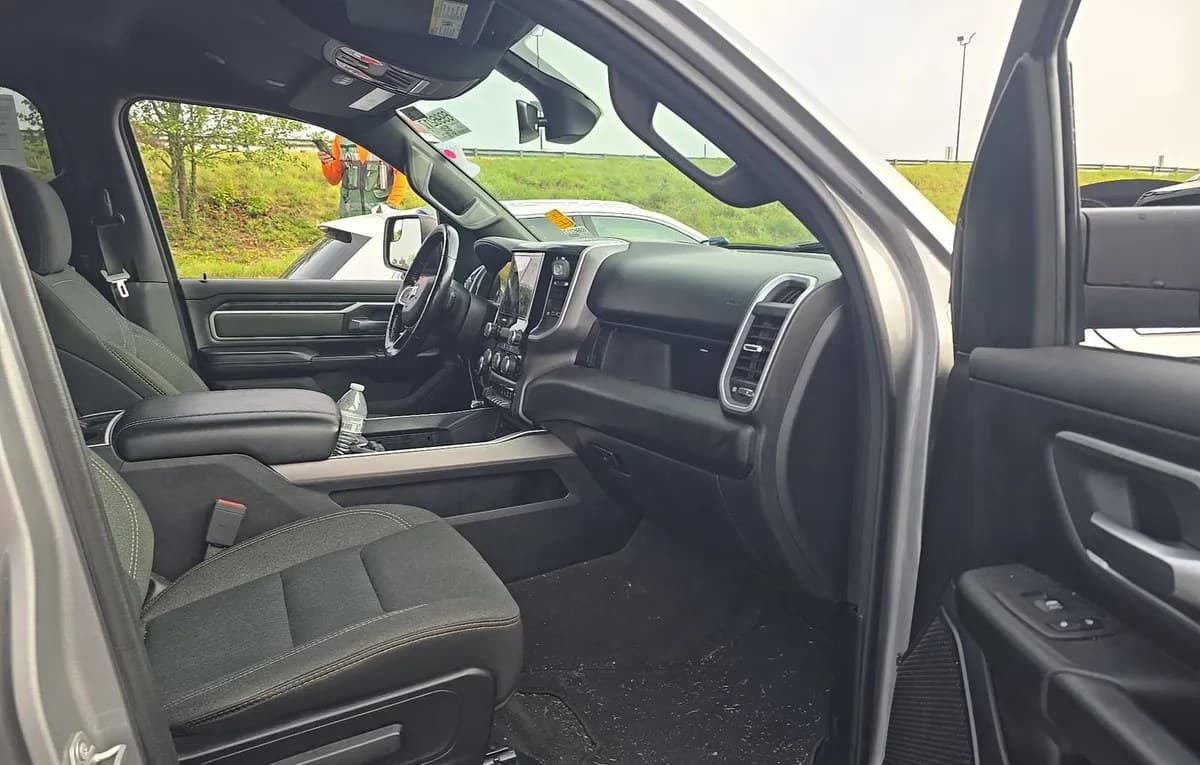 2020 RAM 1500 BIG HORN EXTENDED CAB MEDIUM BED 5