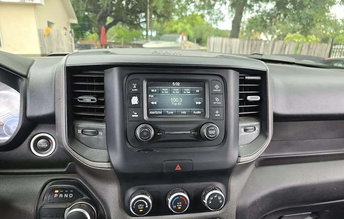 2019 RAM 1500 TRADESMAN EXTENDED CAB MEDIUM BED 7