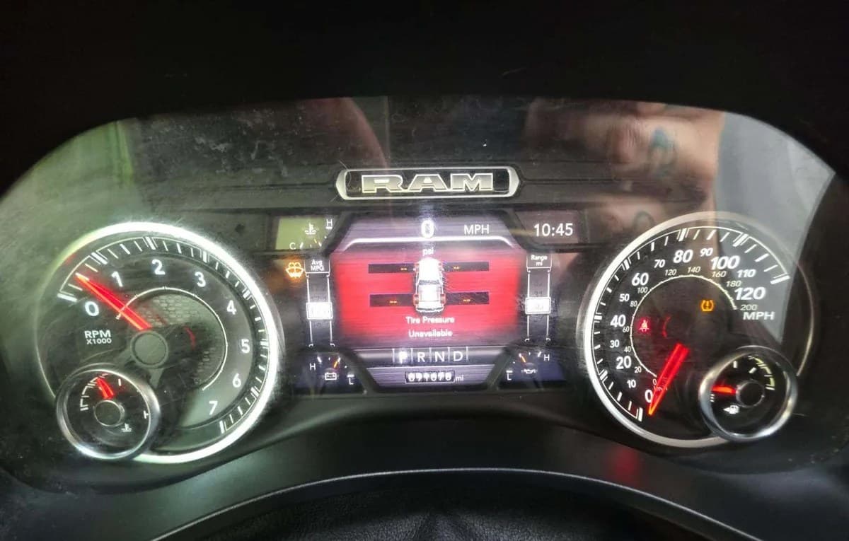 2020 RAM 1500 LARAMIE EXTENDED CAB MEDIUM BED 6