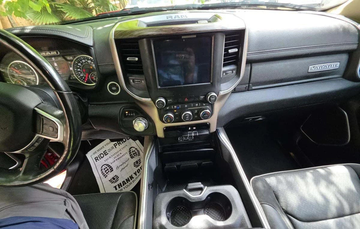 2020 RAM 1500 LARAMIE EXTENDED CAB MEDIUM BED 7