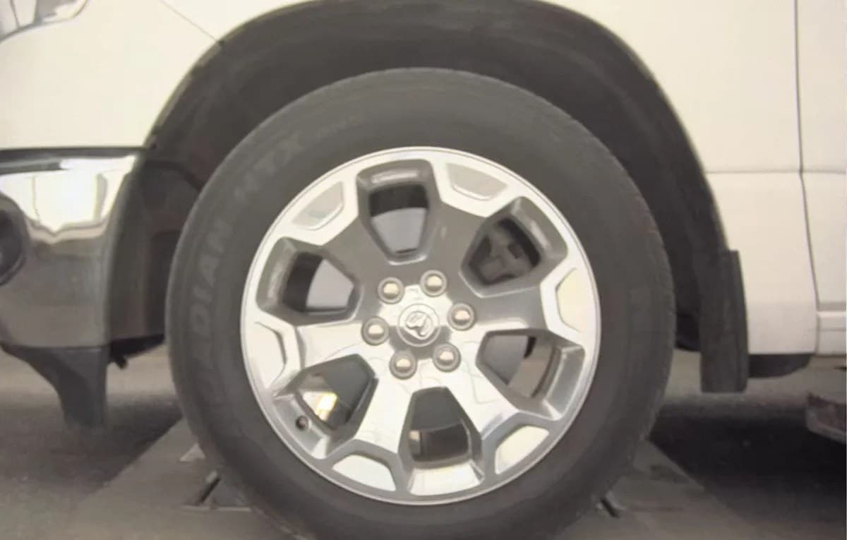 2020 RAM 1500 BIG HORN CREW CAB SHORT BED 6