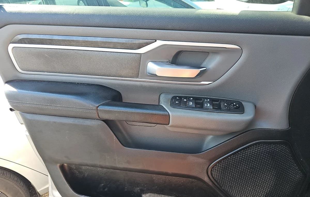 2020 RAM 1500 BIG HORN CREW CAB SHORT BED 6