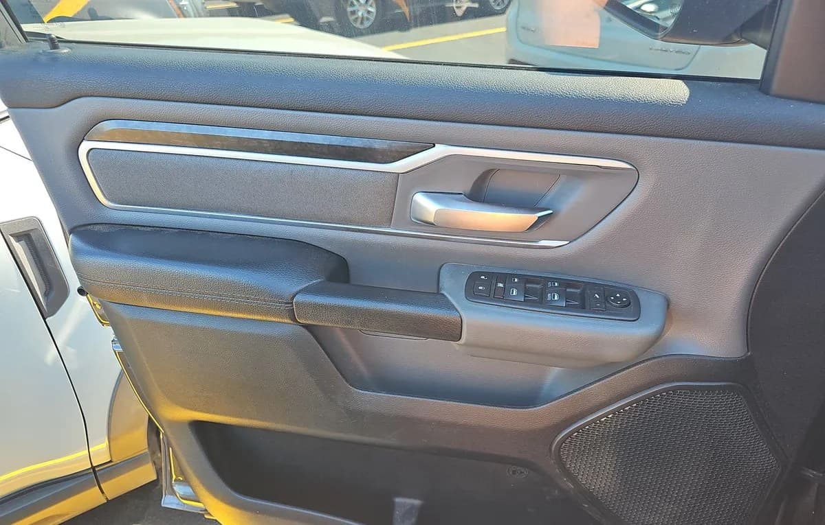 2020 RAM 1500 BIG HORN CREW CAB SHORT BED 6