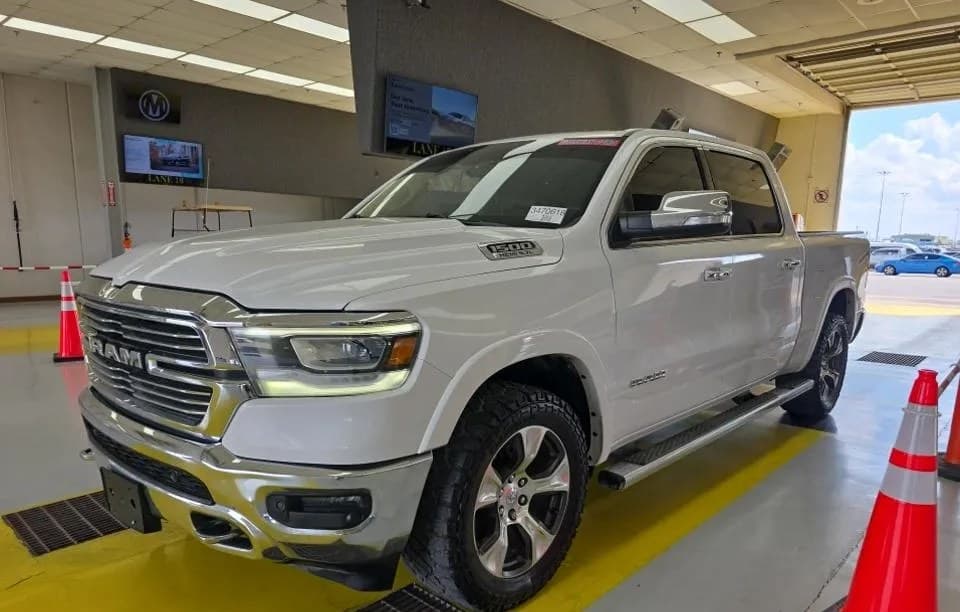 2019 RAM 1500 LARAMIE CREW CAB SHORT BED 1