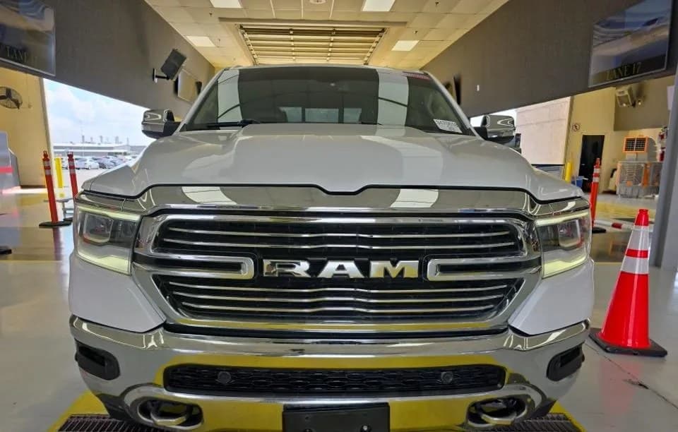 2019 RAM 1500 LARAMIE CREW CAB SHORT BED 3