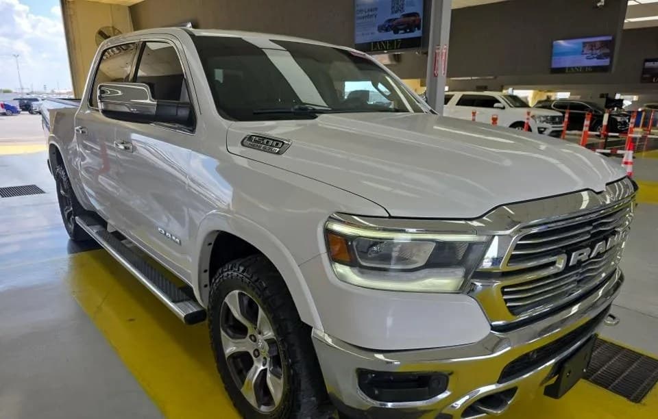 2019 RAM 1500 LARAMIE CREW CAB SHORT BED 4