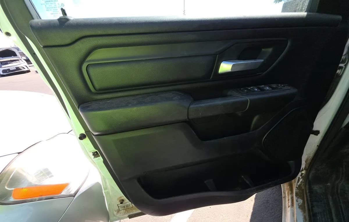 2021 RAM 1500 TRADESMAN EXTENDED CAB MEDIUM BED 6