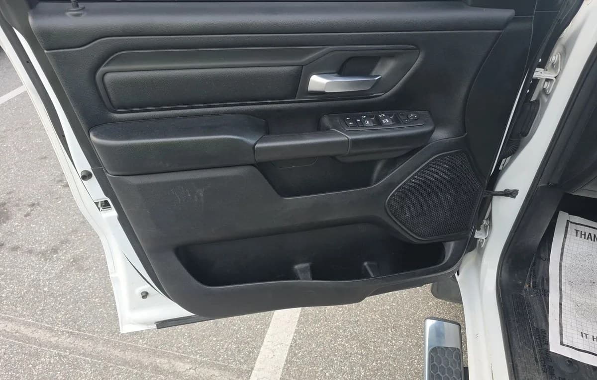 2020 RAM 1500 TRADESMAN EXTENDED CAB MEDIUM BED 6