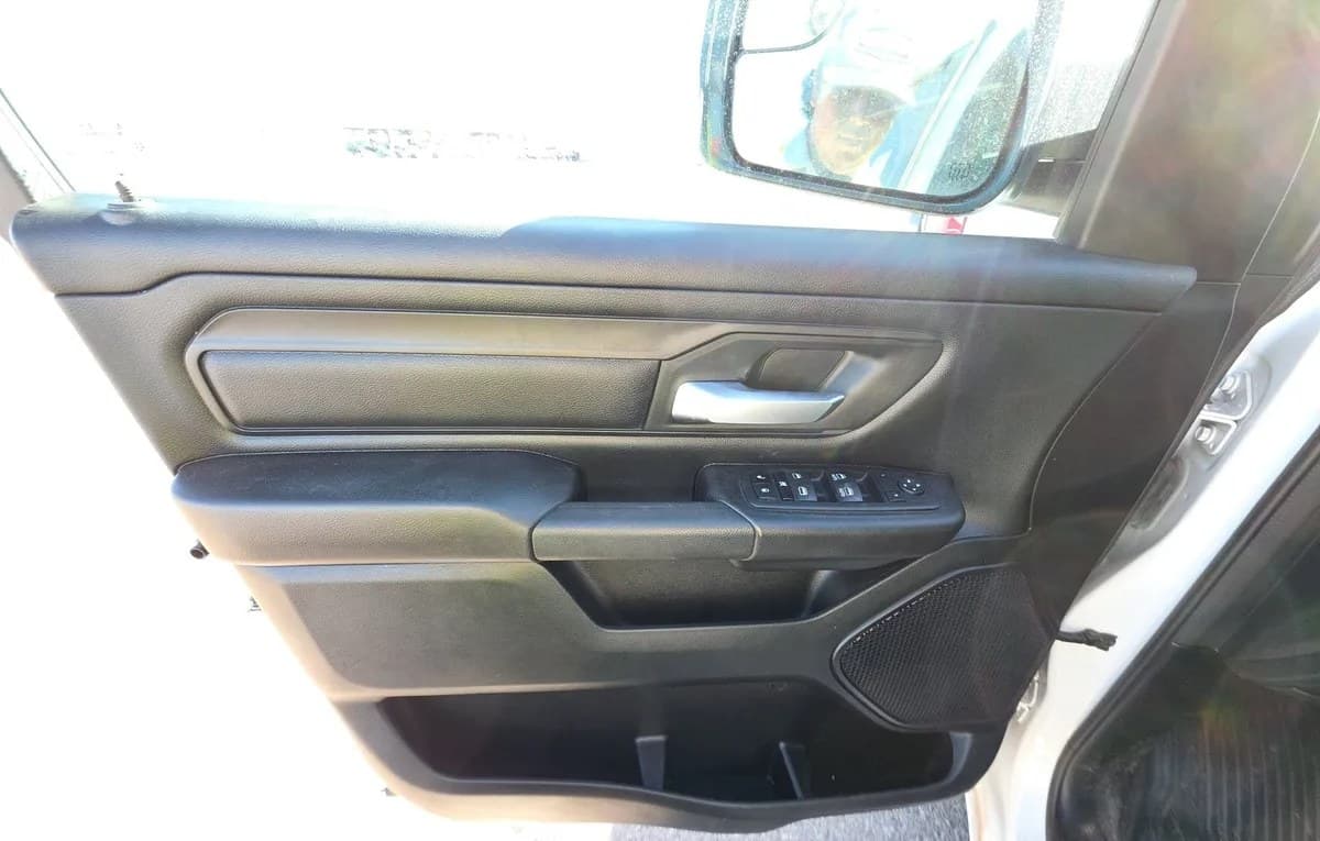 2023 RAM 1500 TRADESMAN EXTENDED CAB MEDIUM BED 6