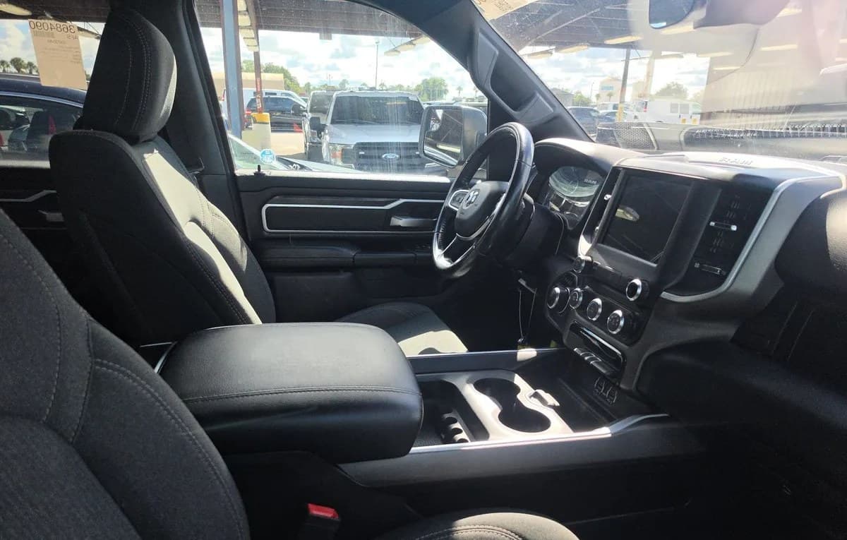 2020 RAM 1500 BIG HORN EXTENDED CAB MEDIUM BED 5