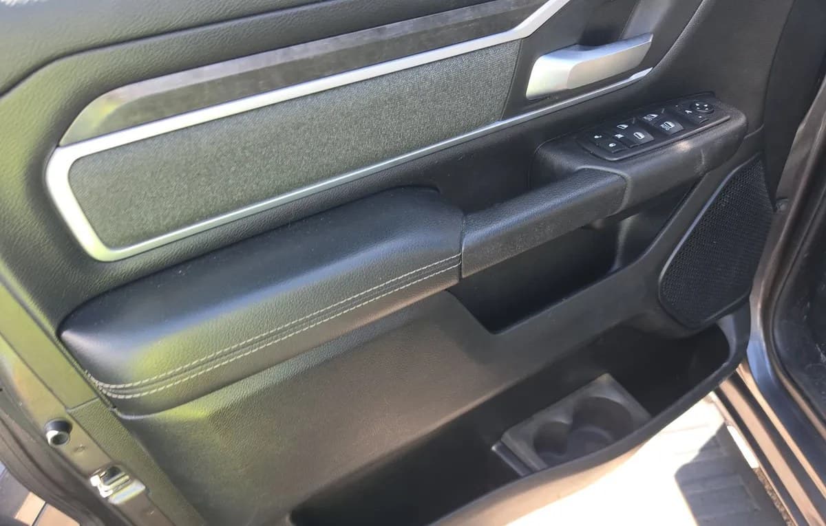 2020 RAM 1500 BIG HORN EXTENDED CAB MEDIUM BED 6