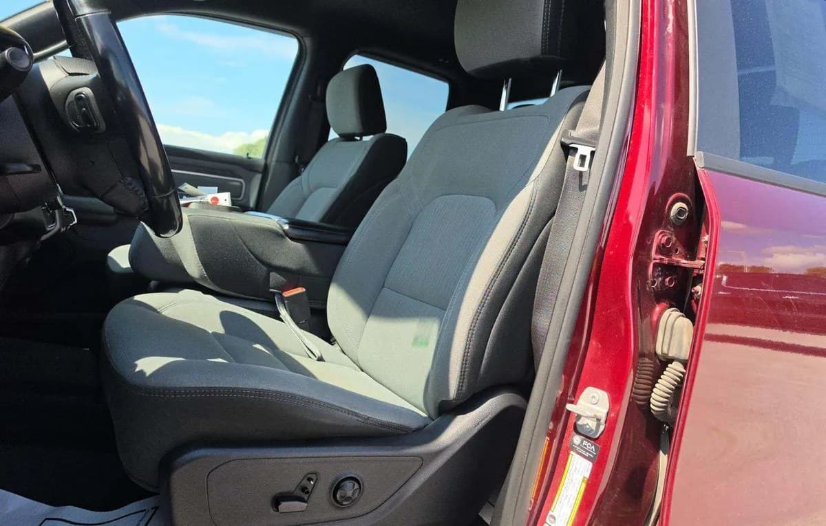 2021 RAM 1500 BIG HORN EXTENDED CAB MEDIUM BED 4