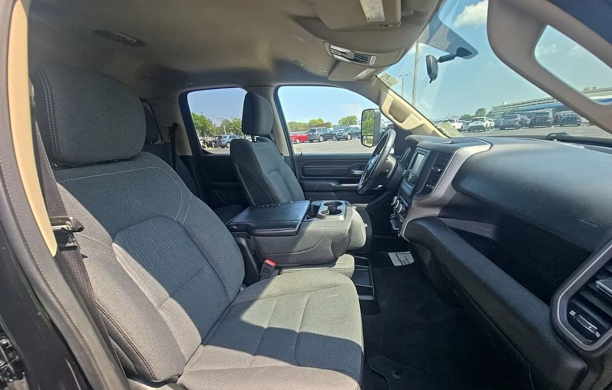 2019 RAM 1500 TRADESMAN EXTENDED CAB MEDIUM BED 5
