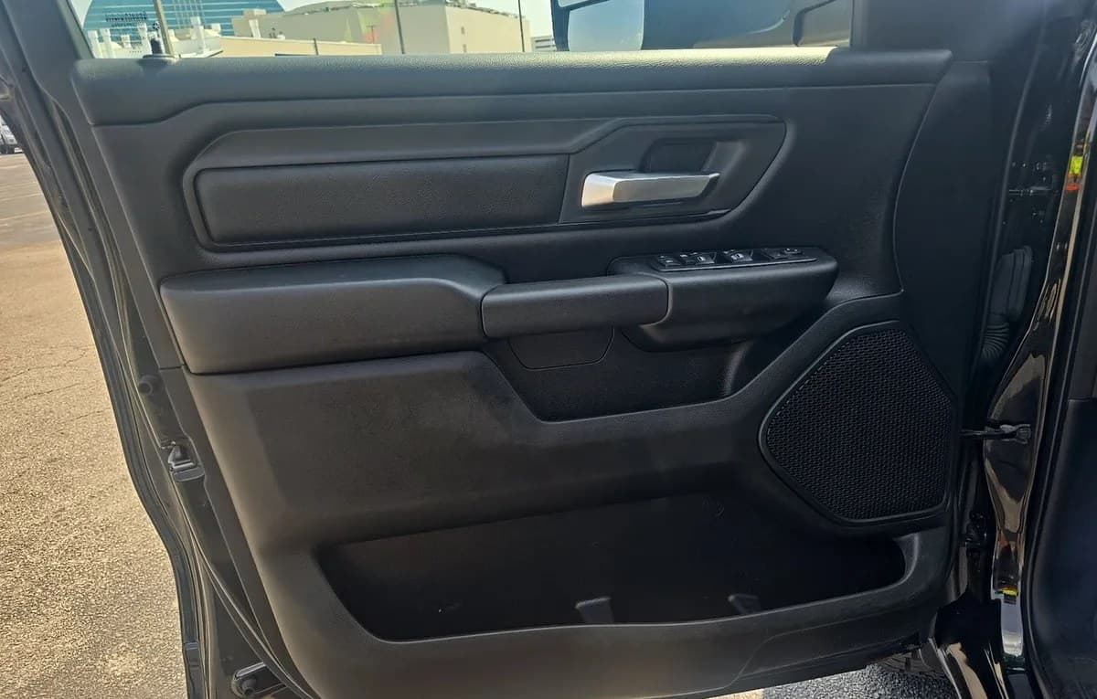 2019 RAM 1500 TRADESMAN EXTENDED CAB MEDIUM BED 6
