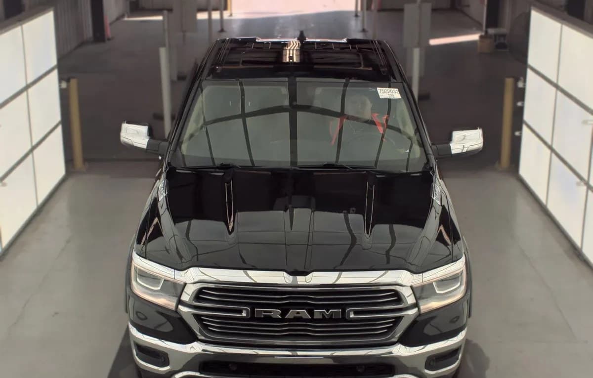 2019 RAM 1500 LARAMIE EXTENDED CAB MEDIUM BED 3