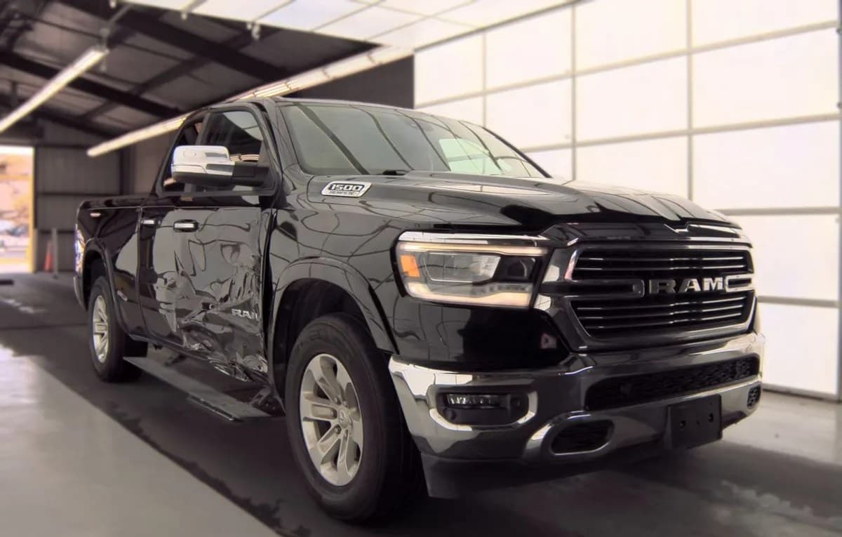 2019 RAM 1500 LARAMIE EXTENDED CAB MEDIUM BED 4