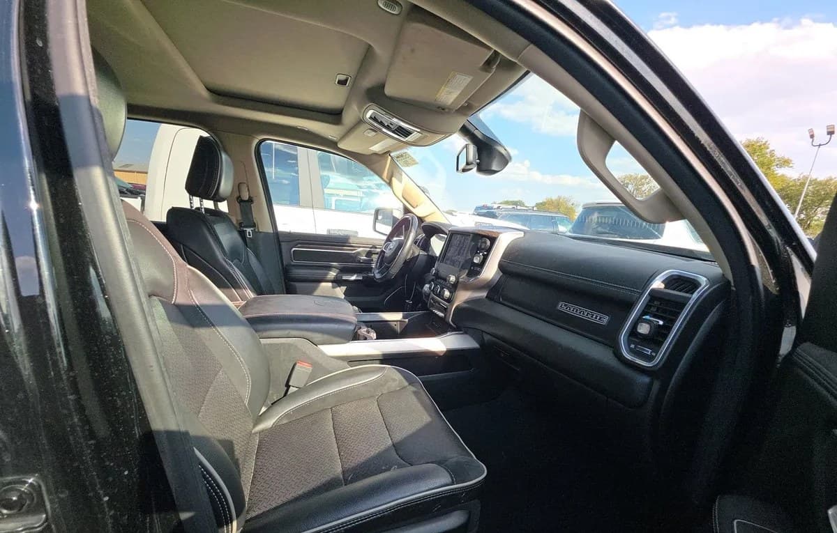 2019 RAM 1500 LARAMIE EXTENDED CAB MEDIUM BED 5