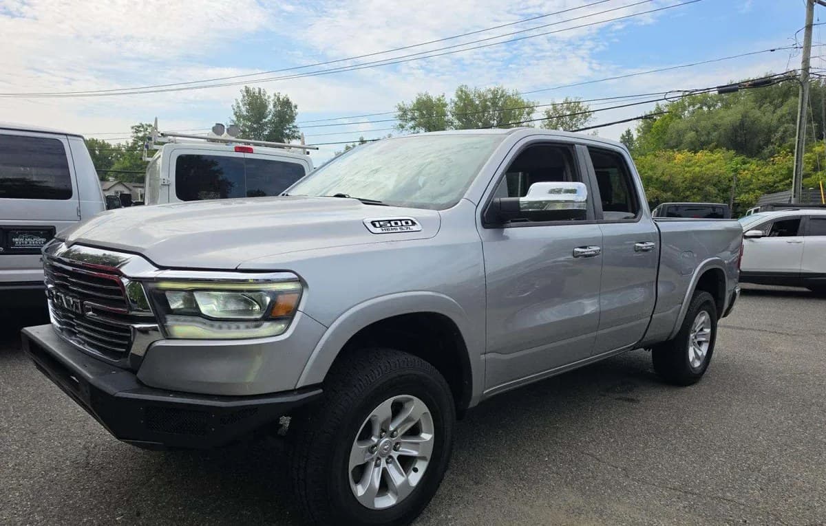 2019 RAM 1500 LARAMIE EXTENDED CAB MEDIUM BED 2