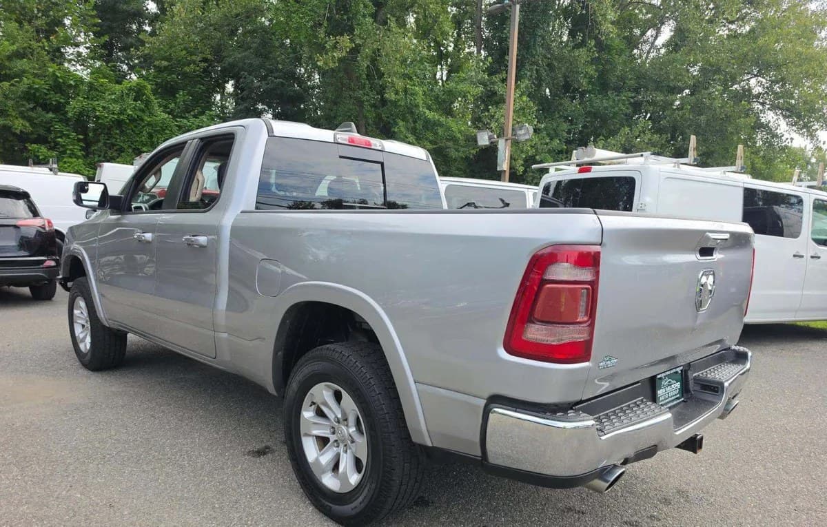 2019 RAM 1500 LARAMIE EXTENDED CAB MEDIUM BED 3
