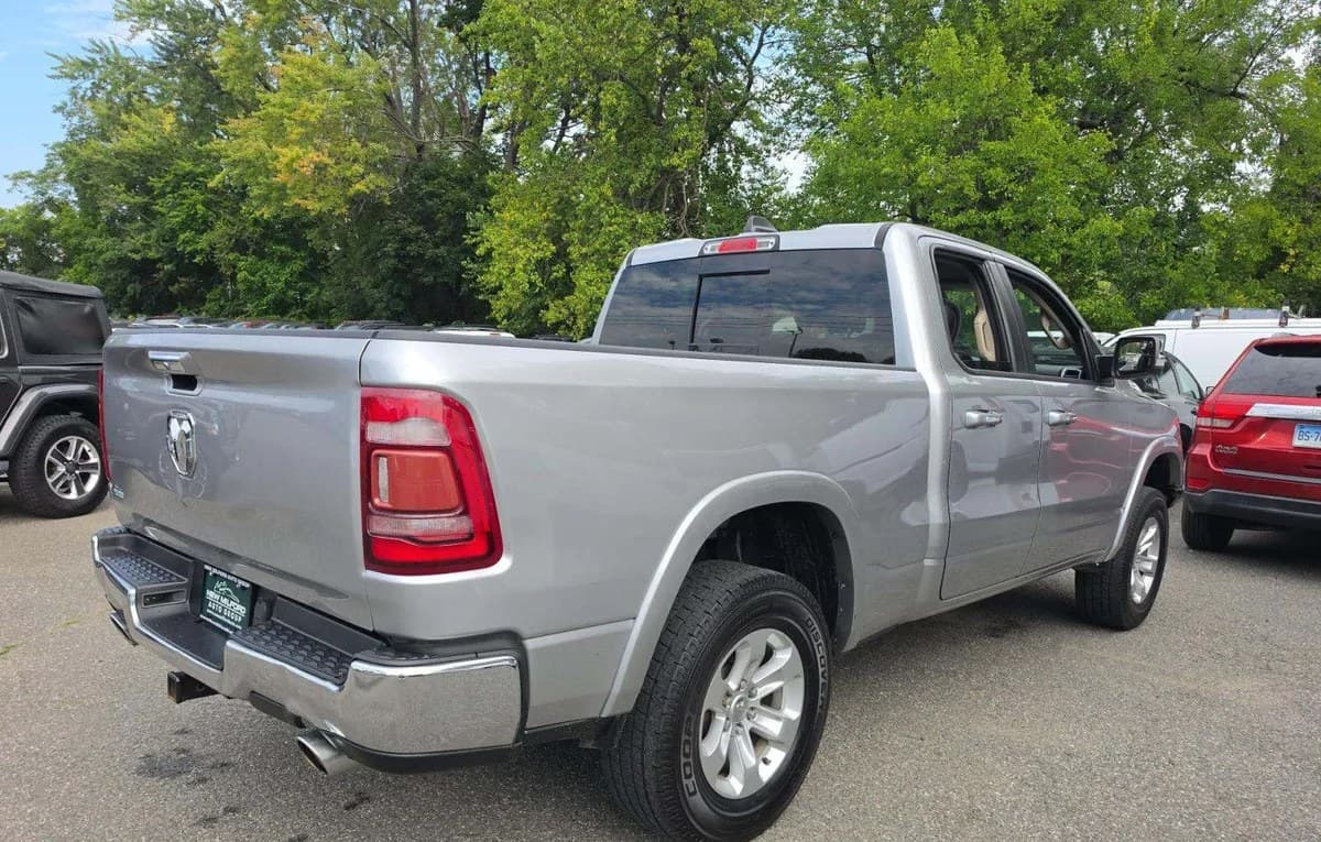 2019 RAM 1500 LARAMIE EXTENDED CAB MEDIUM BED 4