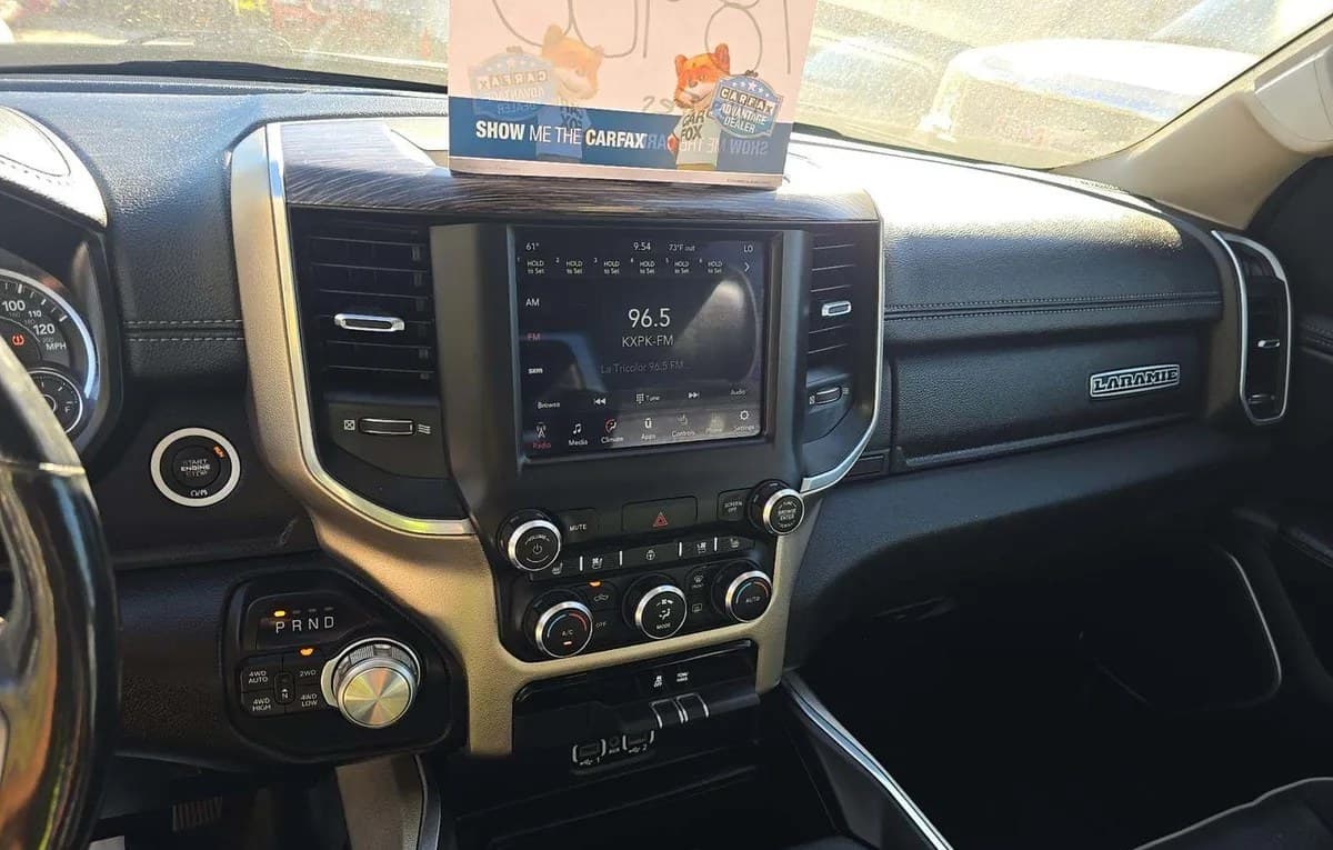 2020 RAM 1500 LARAMIE EXTENDED CAB MEDIUM BED 7
