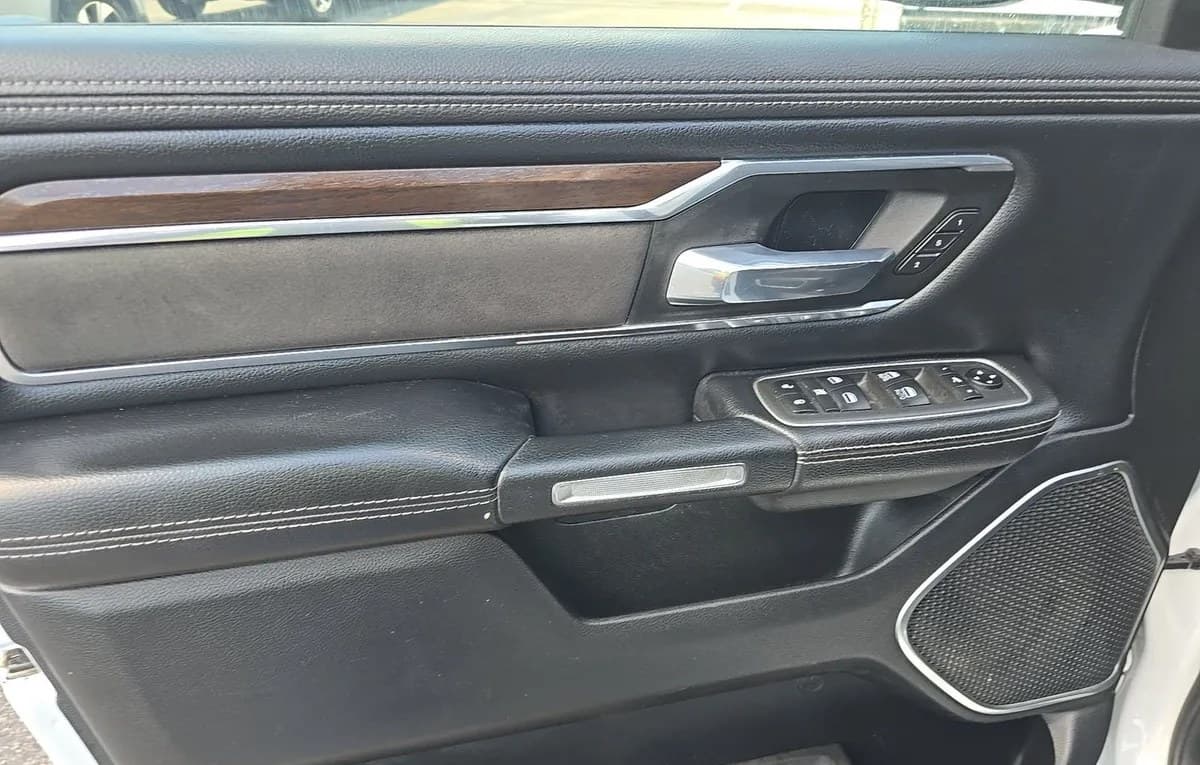 2021 RAM 1500 LARAMIE EXTENDED CAB MEDIUM BED 6