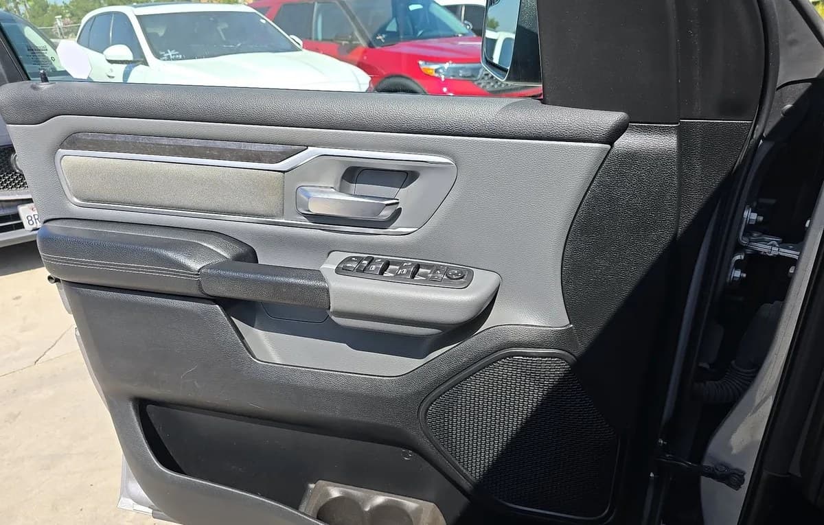2020 RAM 1500 BIG HORN CREW CAB SHORT BED 6