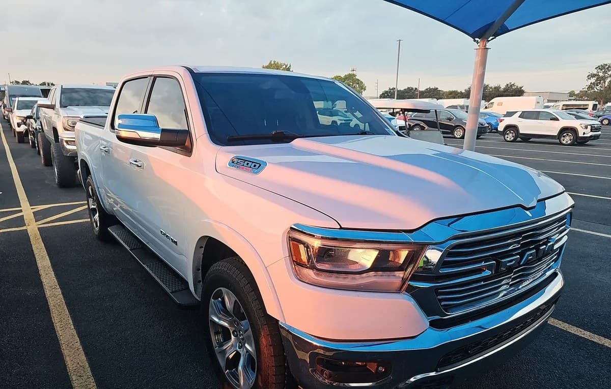 2020 RAM 1500 LARAMIE CREW CAB SHORT BED 4