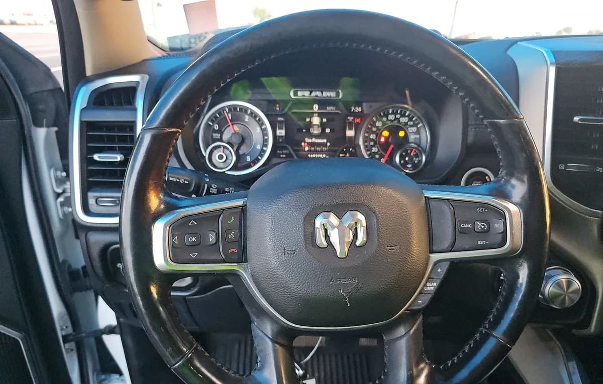2020 RAM 1500 LARAMIE CREW CAB SHORT BED 7