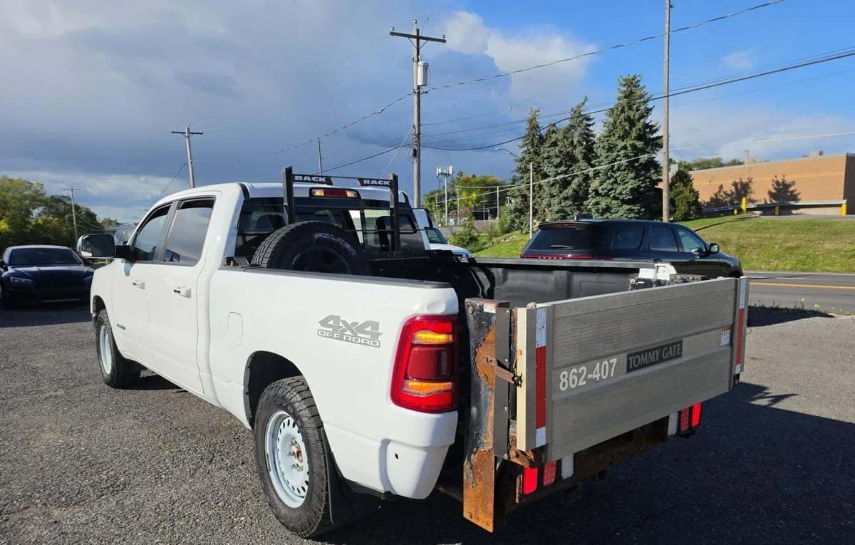 2019 RAM 1500 BIG HORN CREW CAB MEDIUM BED 3