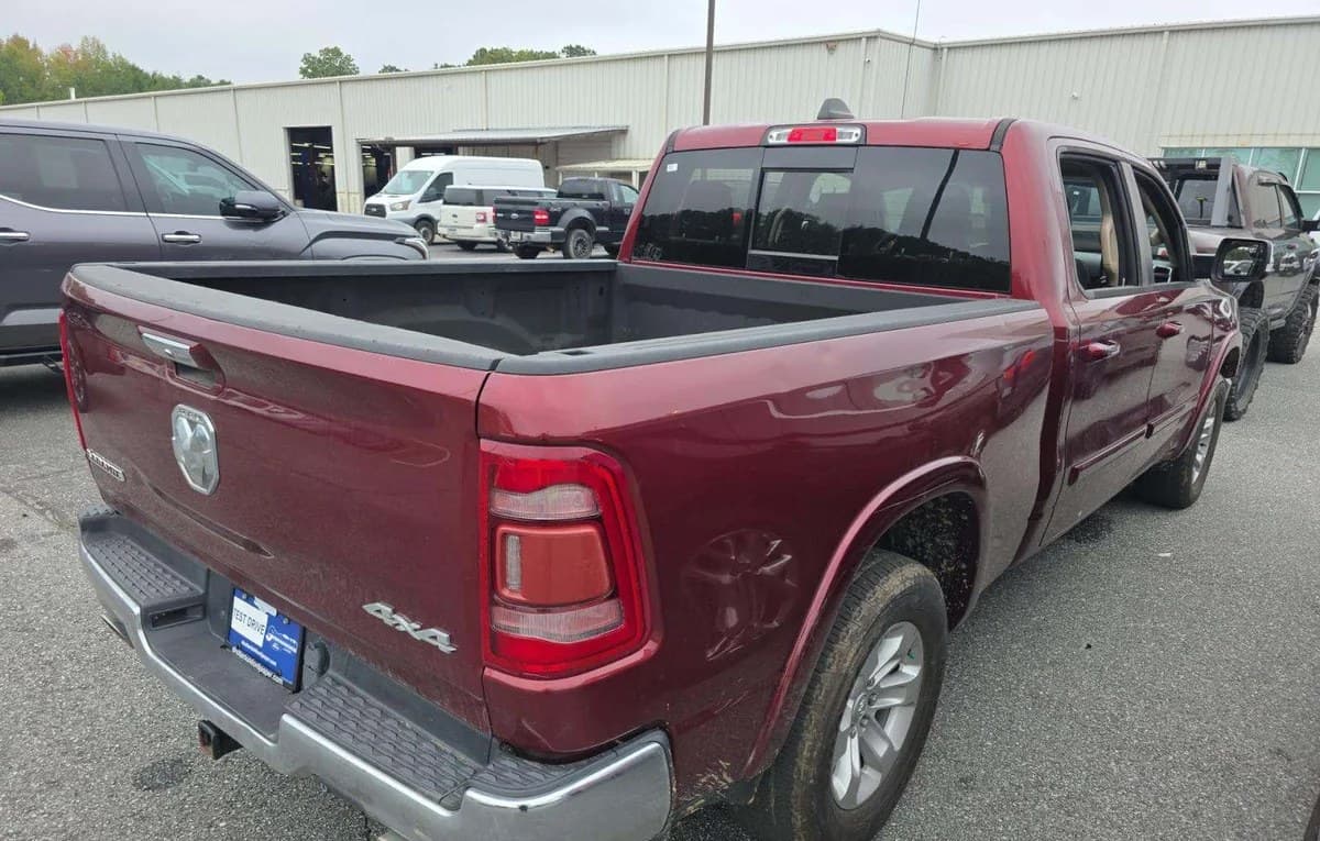2019 RAM 1500 LARAMIE CREW CAB MEDIUM BED 4