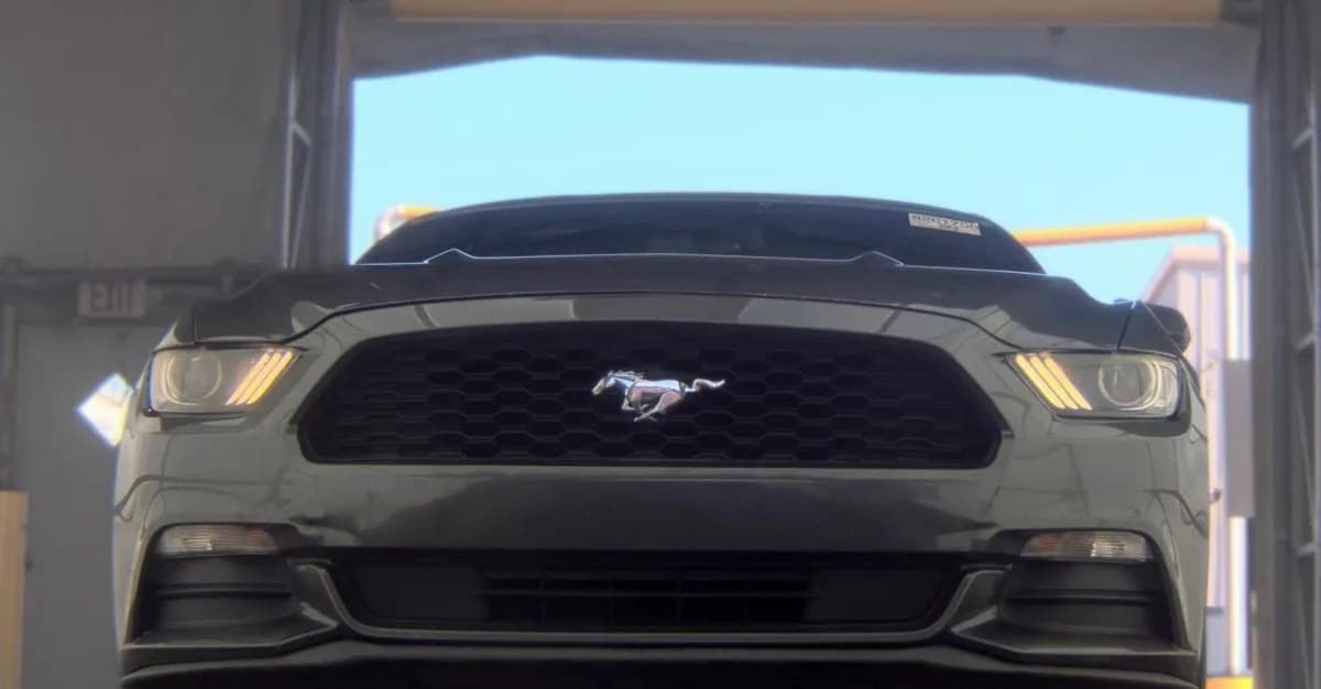 2017 FORD MUSTANG V6 4