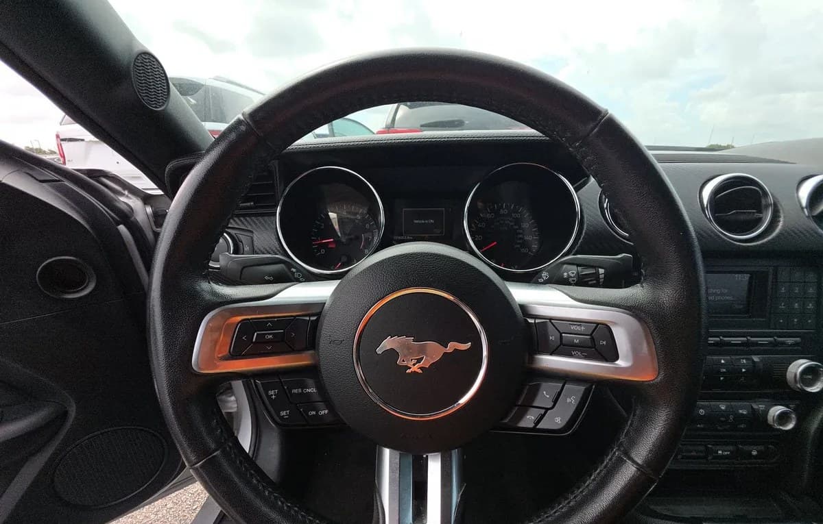 2017 FORD MUSTANG V6 7