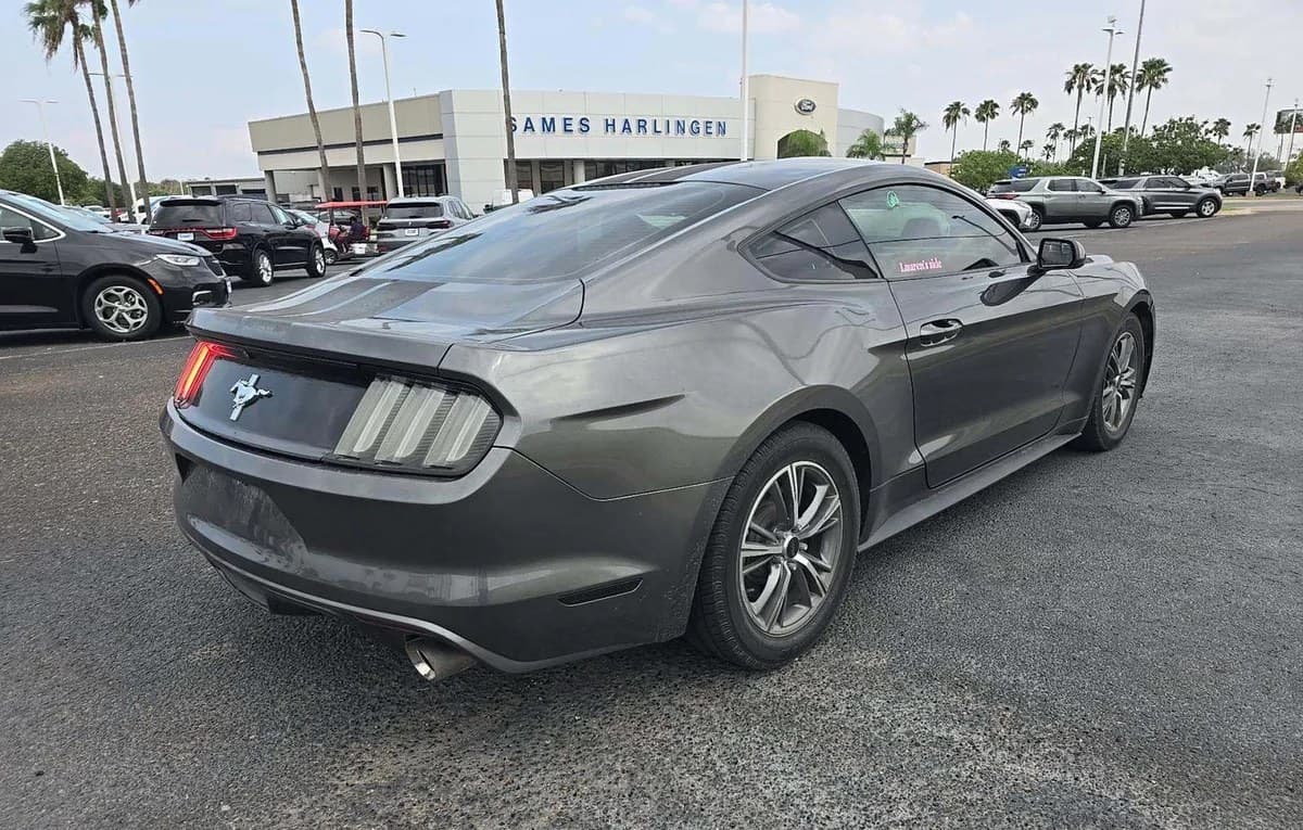 2017 FORD MUSTANG V6 4