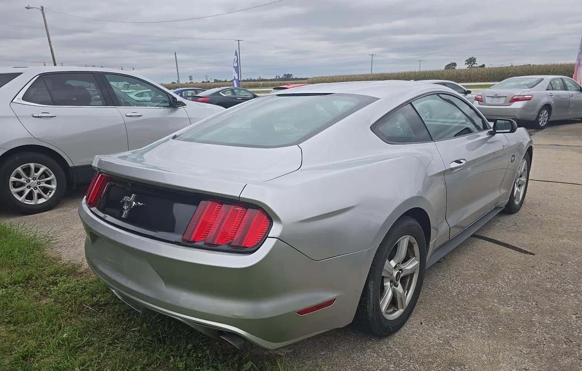2017 FORD MUSTANG V6 COUPE 4