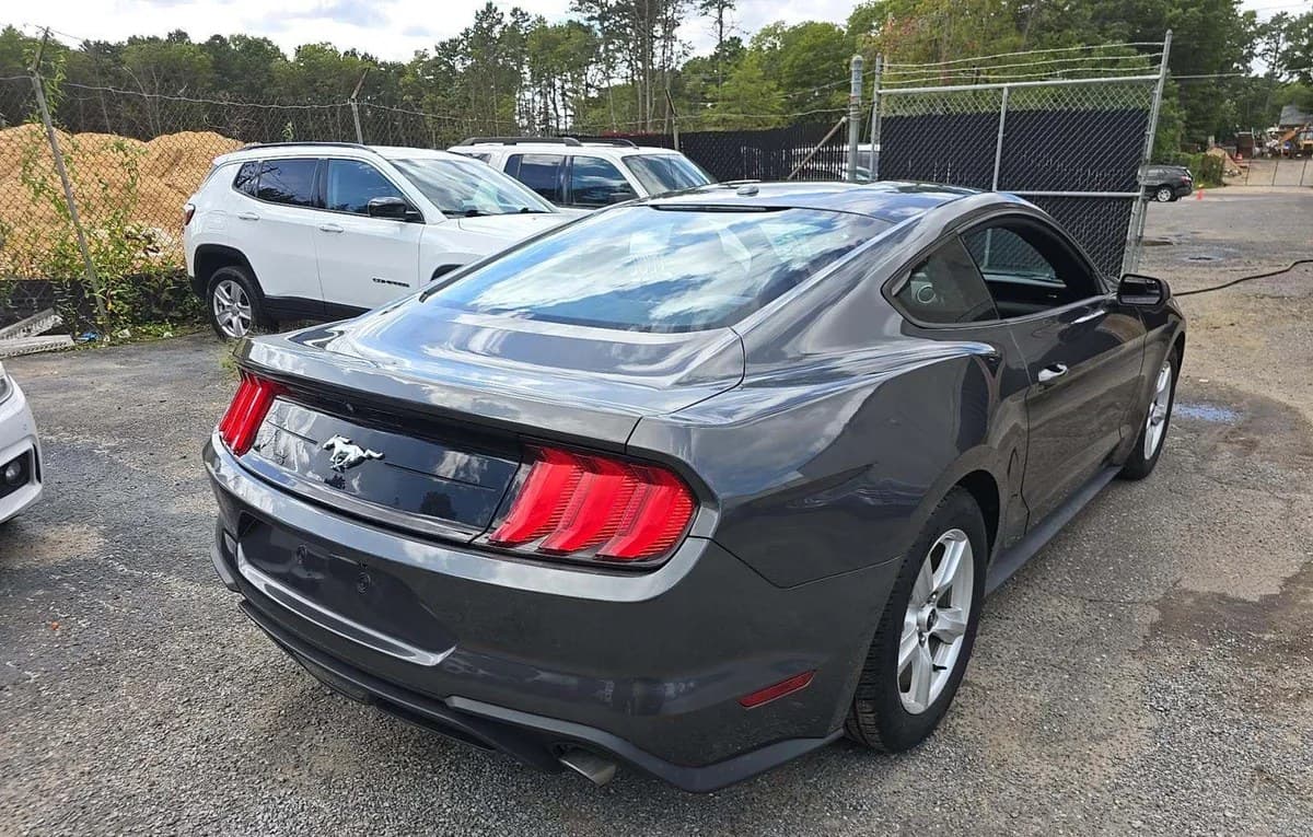 2019 FORD MUSTANG EcoBoost 4