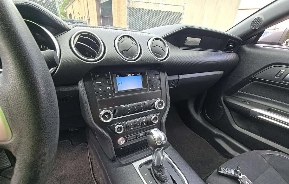 2019 FORD MUSTANG EcoBoost 7