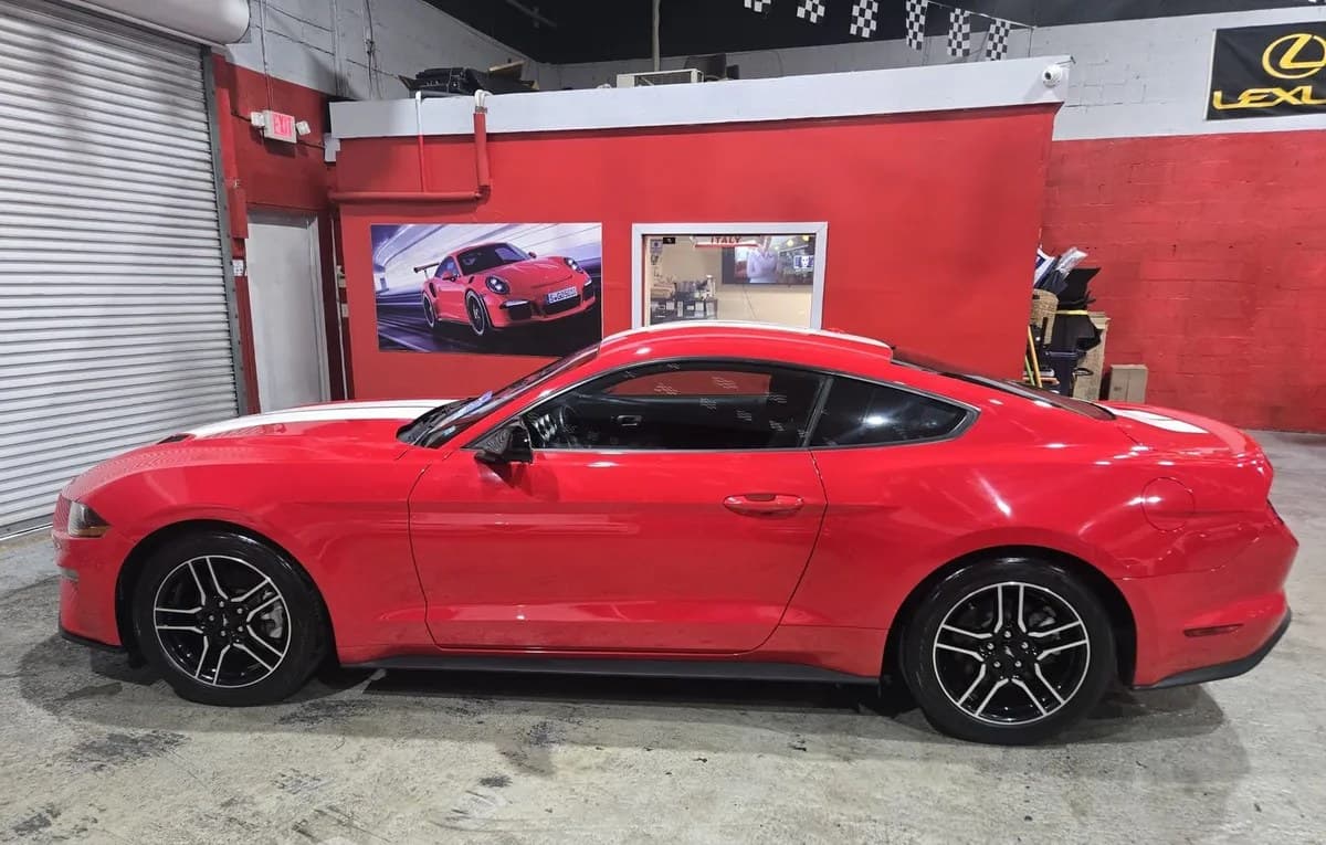 2020 FORD MUSTANG EcoBoost 4