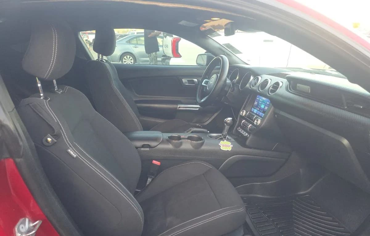 2021 FORD MUSTANG EcoBoost 5