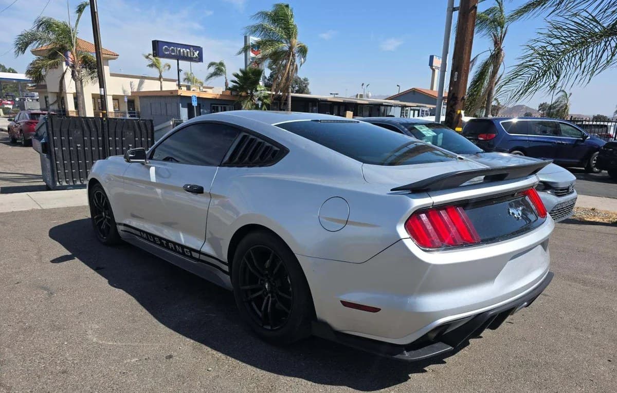 2017 FORD MUSTANG EcoBoost 3
