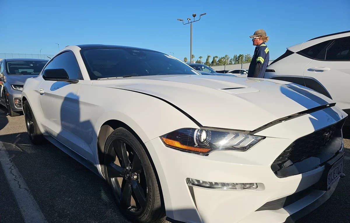 2021 FORD MUSTANG ECOBOOST COUPE 4