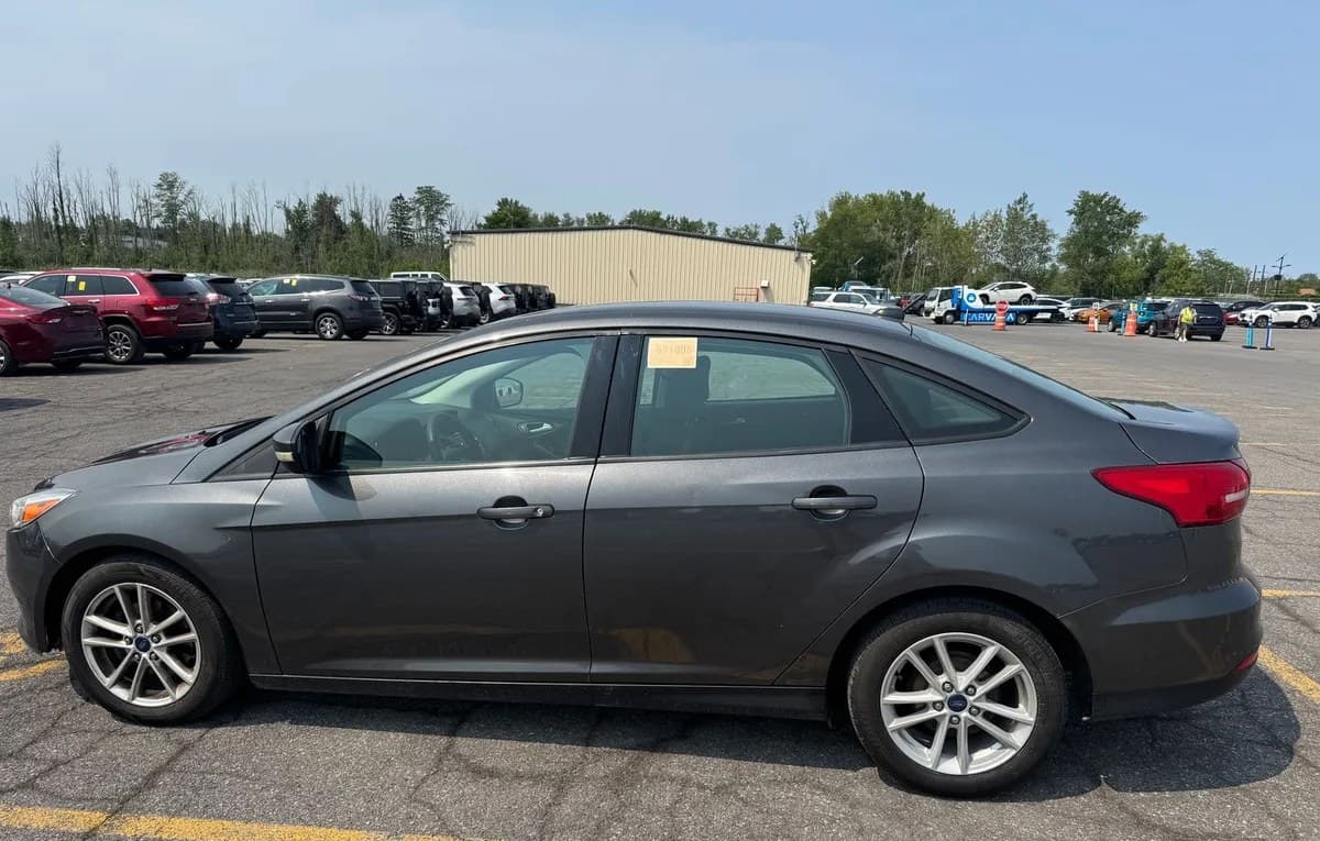 2017 FORD FOCUS SE 4
