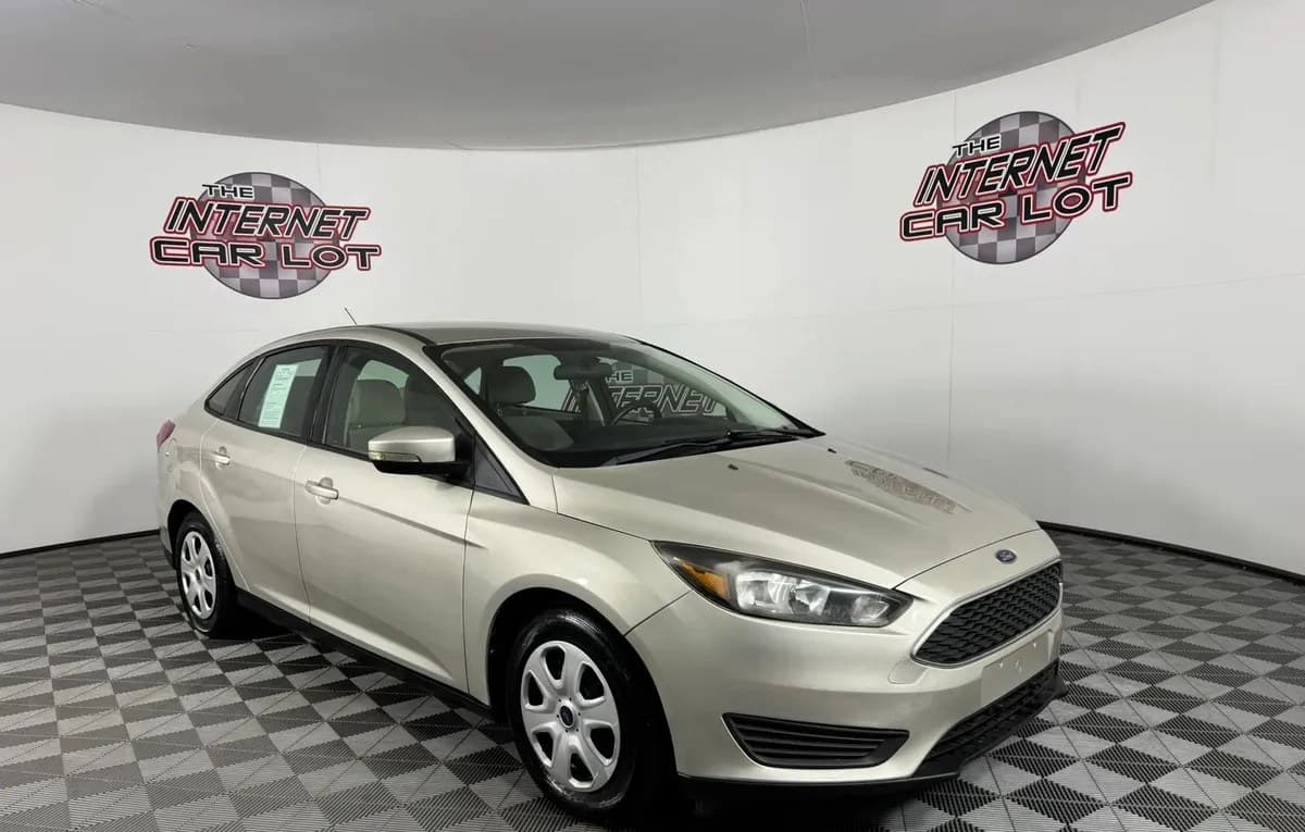 2017 FORD FOCUS SE 6