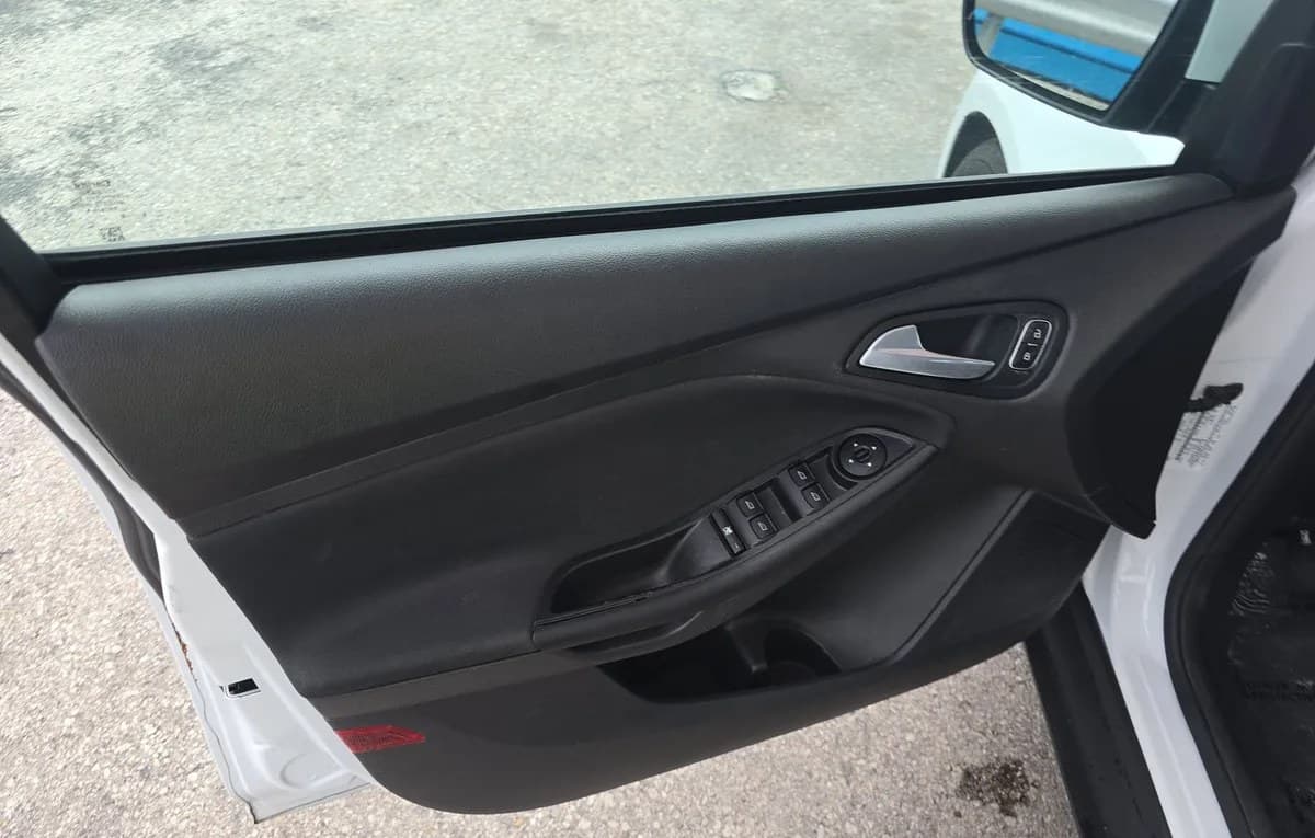 2018 FORD FOCUS SE 5