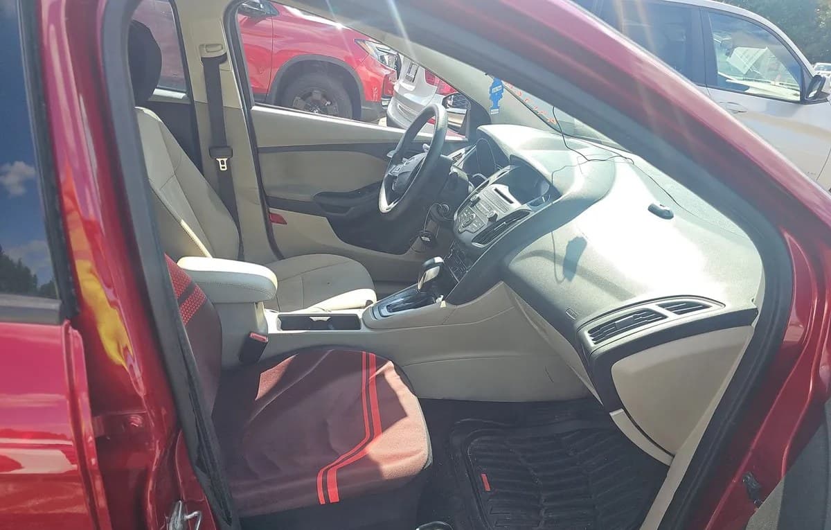 2017 FORD FOCUS SE 4